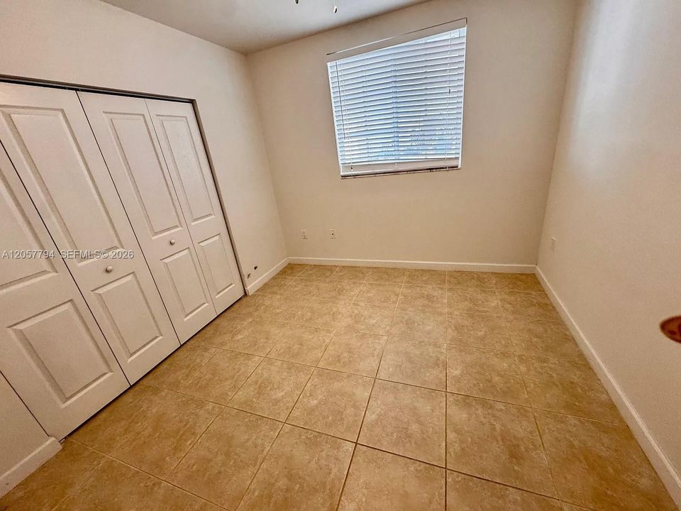 For Rent: $3,850 (2 beds, 2 baths, 1001 Square Feet)