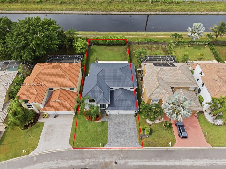 Activo con contrato: $999,000 (4 camas, 3 baños, 3252 Pies cuadrados)