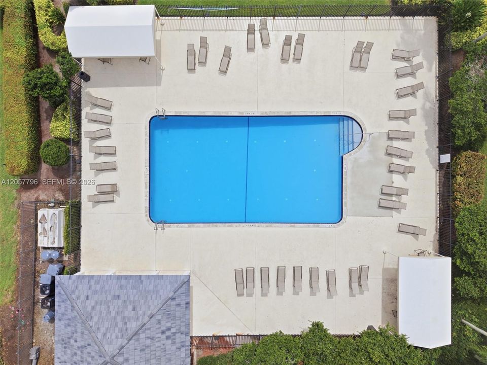 Activo con contrato: $999,000 (4 camas, 3 baños, 3252 Pies cuadrados)