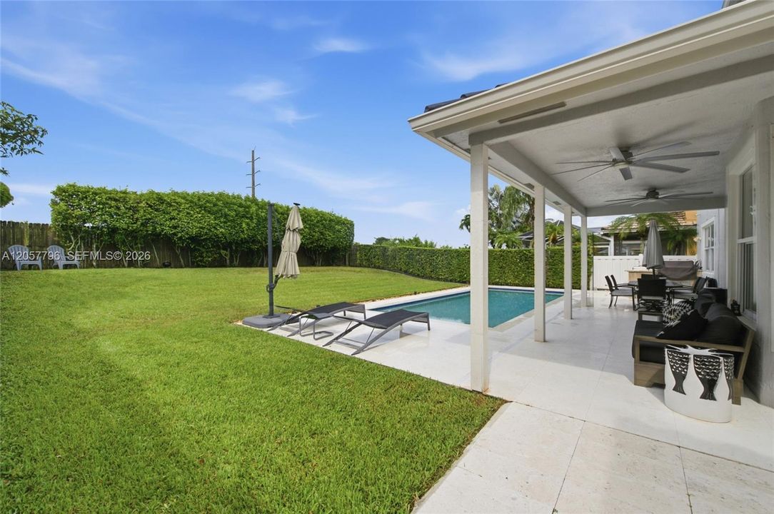 Activo con contrato: $999,000 (4 camas, 3 baños, 3252 Pies cuadrados)