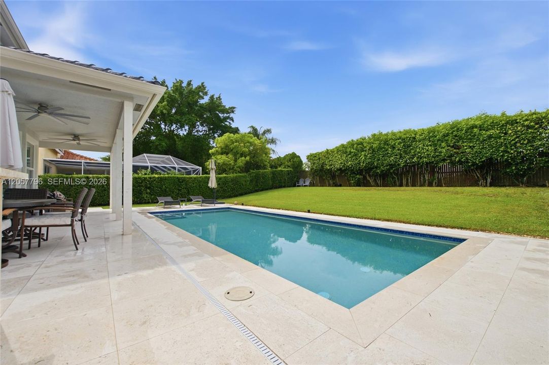 Activo con contrato: $999,000 (4 camas, 3 baños, 3252 Pies cuadrados)