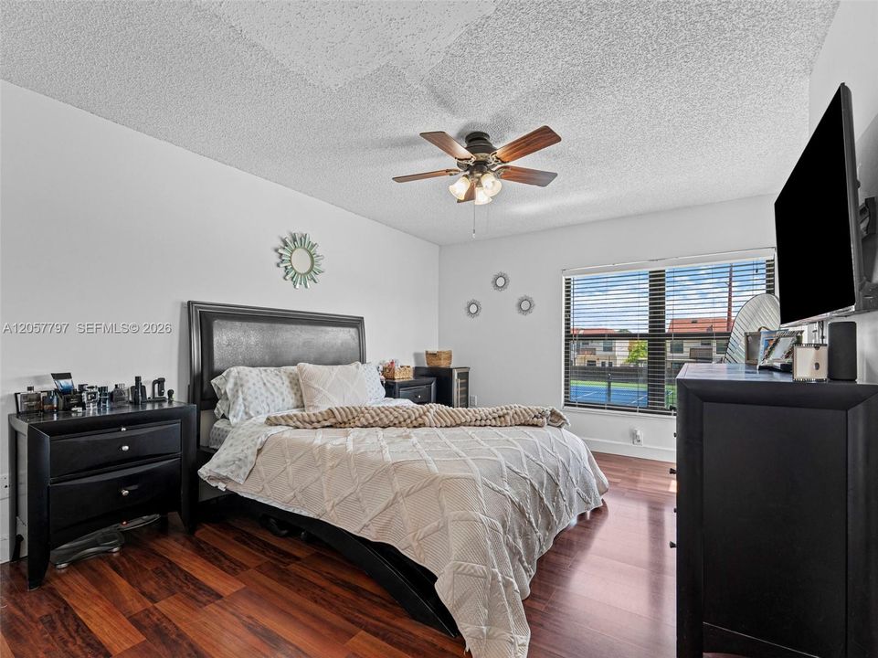 En Venta: $473,000 (3 camas, 2 baños, 1546 Pies cuadrados)