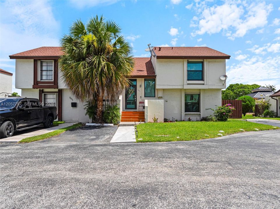 En Venta: $473,000 (3 camas, 2 baños, 1546 Pies cuadrados)