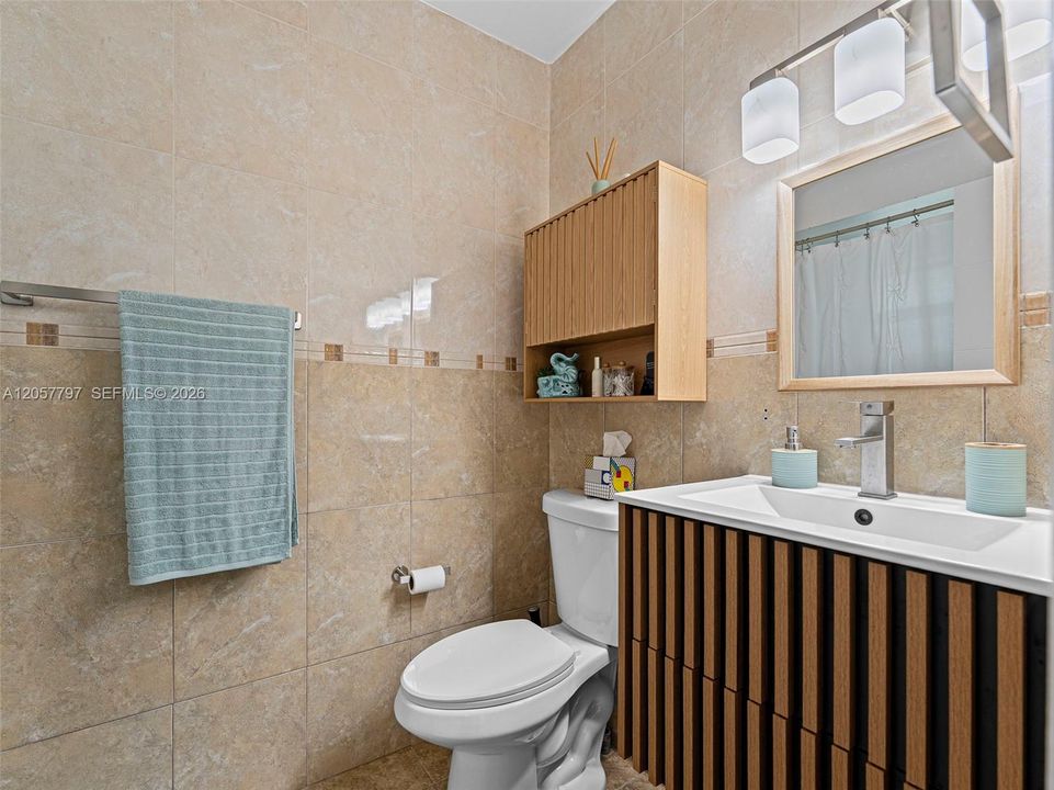 En Venta: $473,000 (3 camas, 2 baños, 1546 Pies cuadrados)