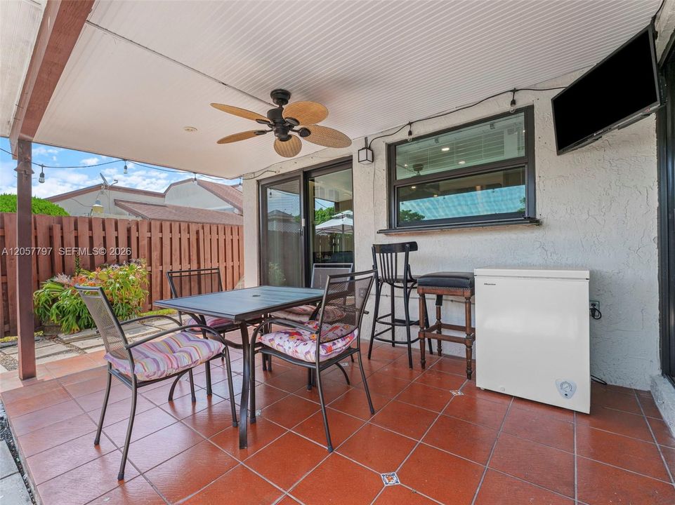 En Venta: $473,000 (3 camas, 2 baños, 1546 Pies cuadrados)
