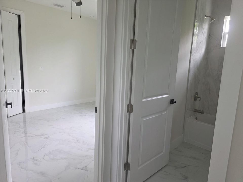 На продажу: $399,900 (4 спален, 3 ванн, 2357 Квадратных фут)