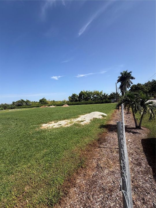 待售: $1,490,000 (5.00 acres)