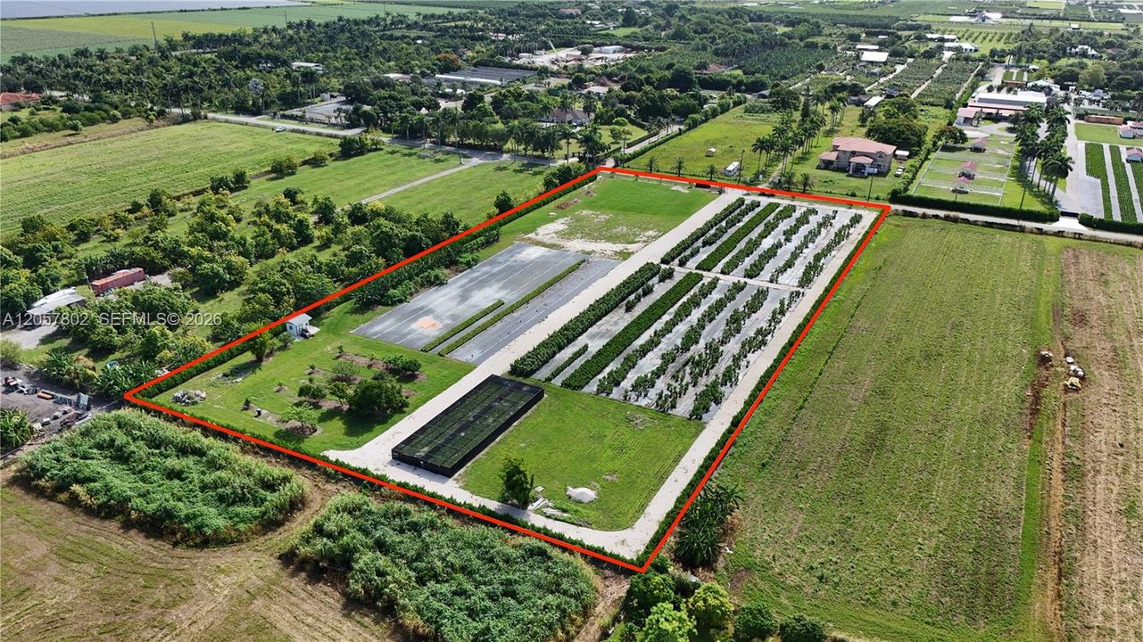 待售: $1,490,000 (5.00 acres)