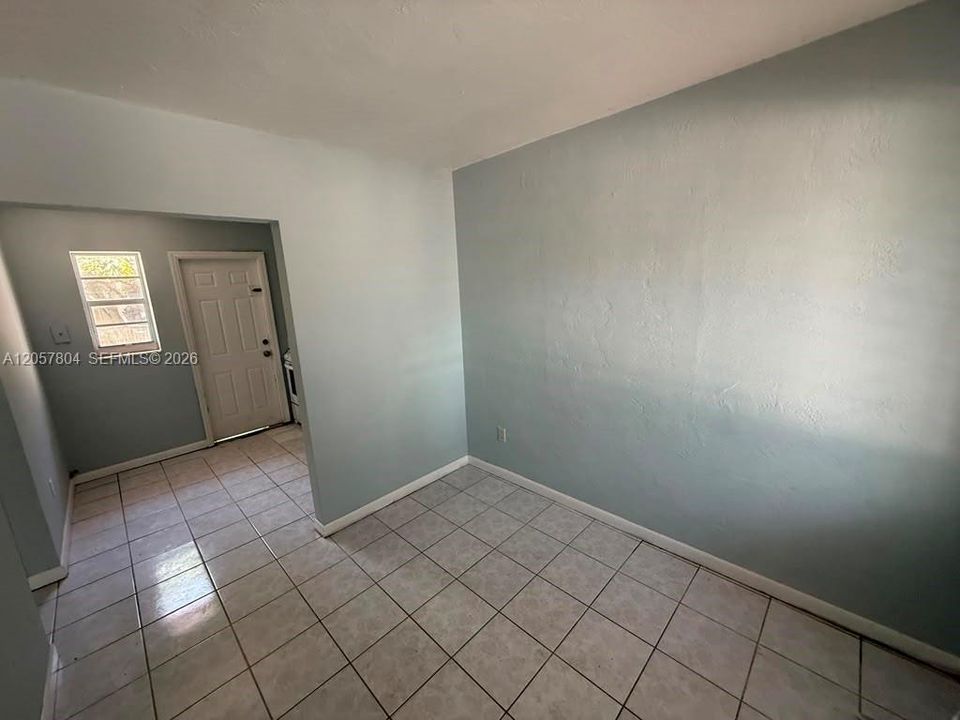 En Renta: $1,600 (1 camas, 1 baños, 1311 Pies cuadrados)