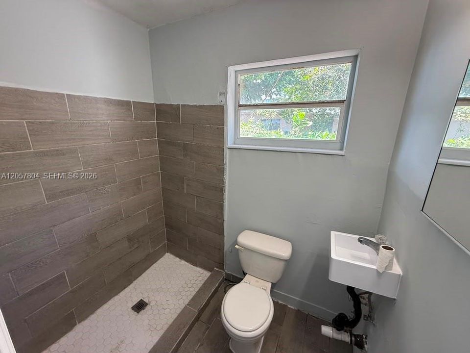 En Renta: $1,600 (1 camas, 1 baños, 1311 Pies cuadrados)