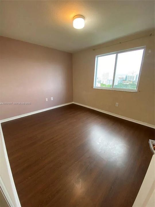 For Rent: $1,800 (1 beds, 1 baths, 580 Square Feet)