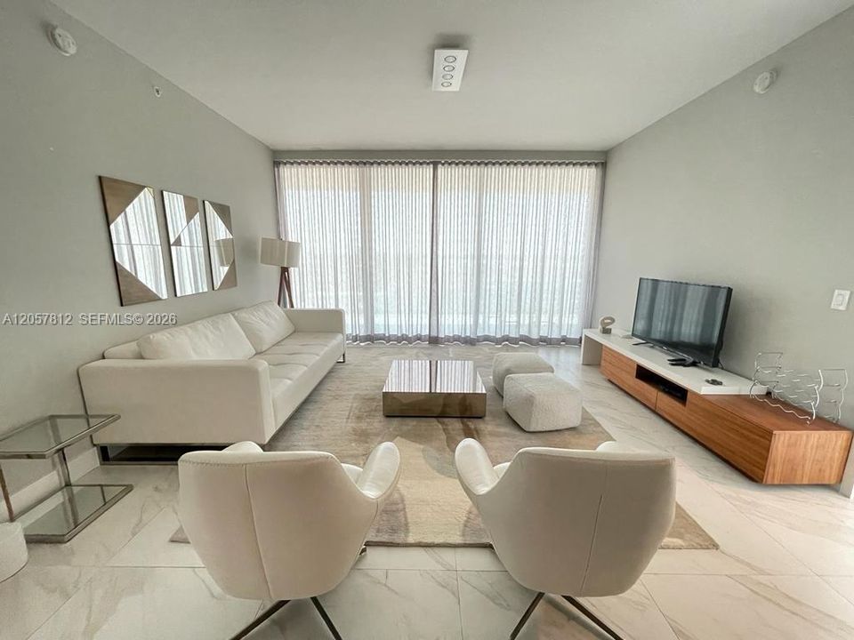For Rent: $19,000 (2 beds, 2 baths, 1704 Square Feet)