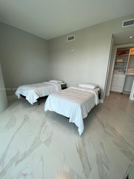 For Rent: $19,000 (2 beds, 2 baths, 1704 Square Feet)
