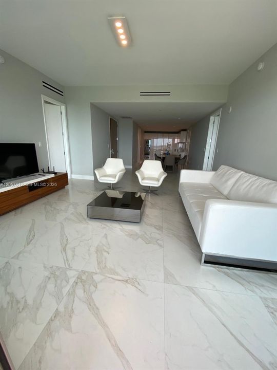 For Rent: $19,000 (2 beds, 2 baths, 1704 Square Feet)