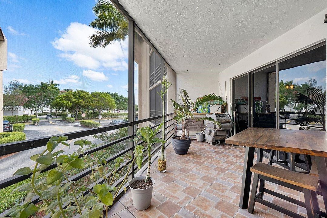 For Sale: $187,500 (2 beds, 2 baths, 1120 Square Feet)