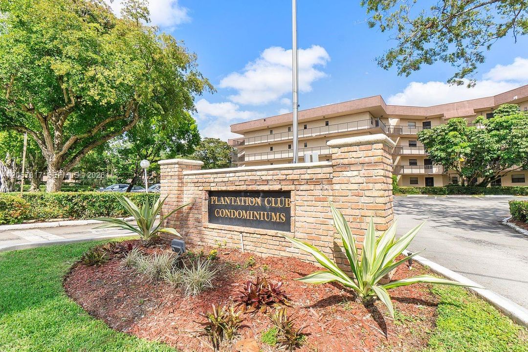 For Sale: $187,500 (2 beds, 2 baths, 1120 Square Feet)