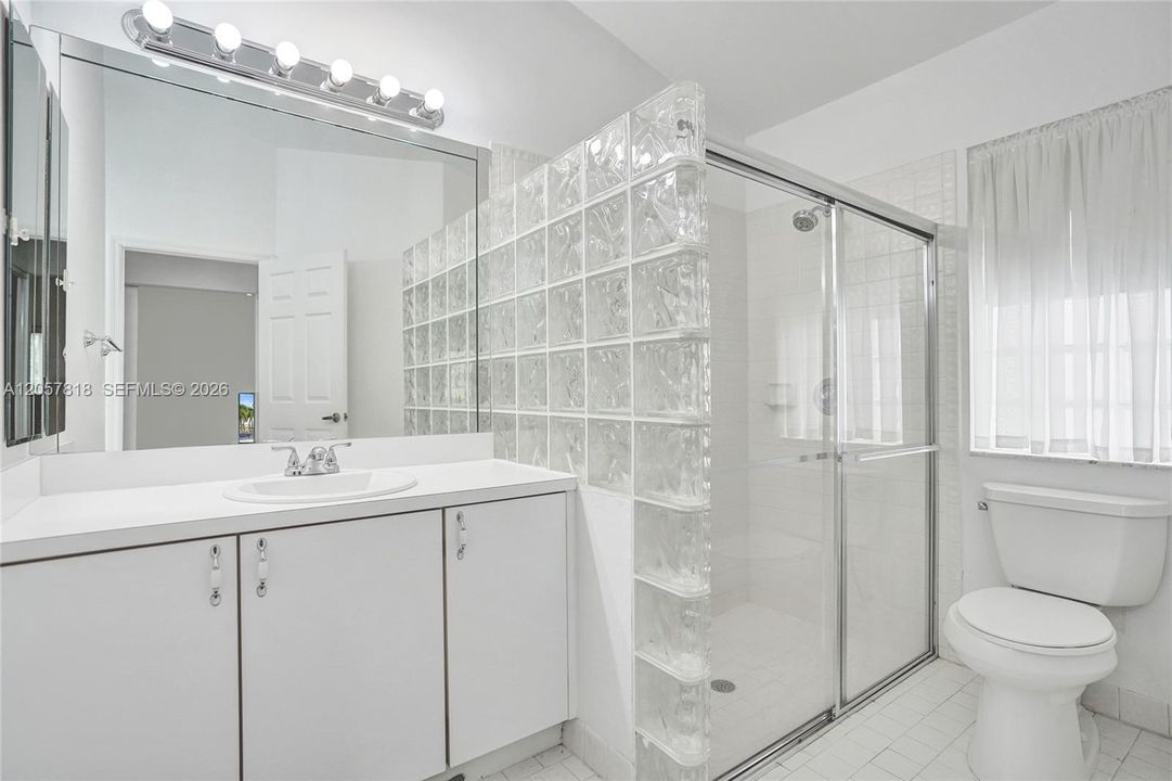 В аренду: $4,700 (3 спален, 2 ванн, 1382 Квадратных фут)