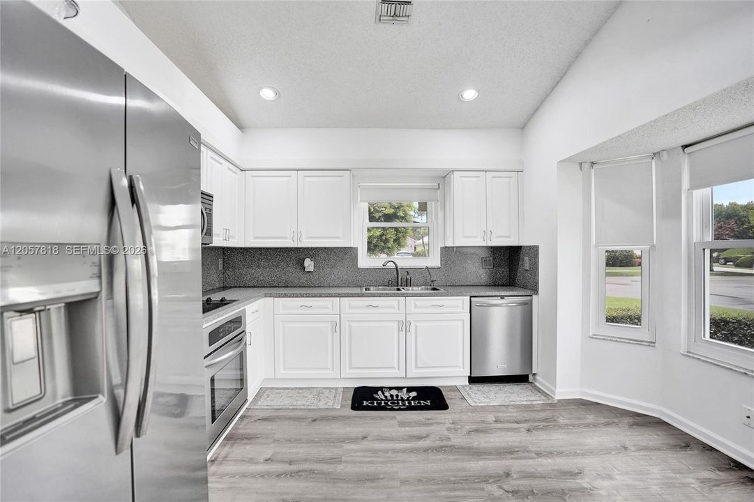 Eat-In Kitchen
