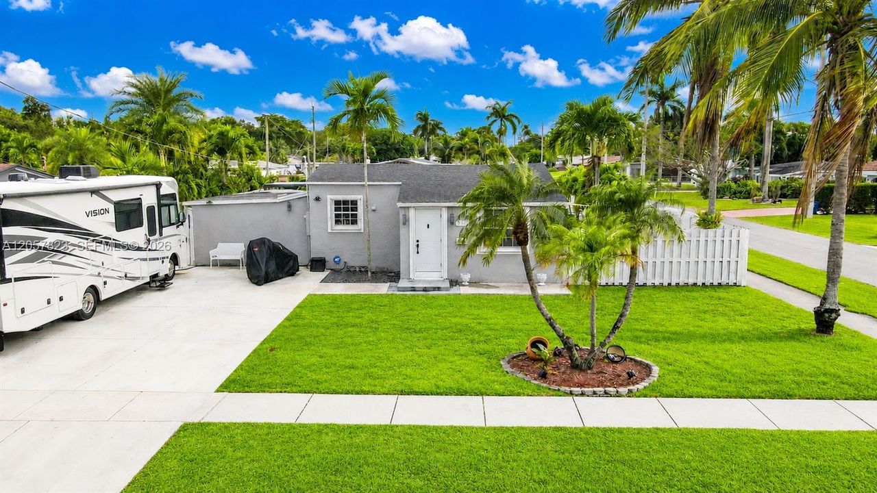 En Venta: $489,000 (2 camas, 1 baños, 844 Pies cuadrados)