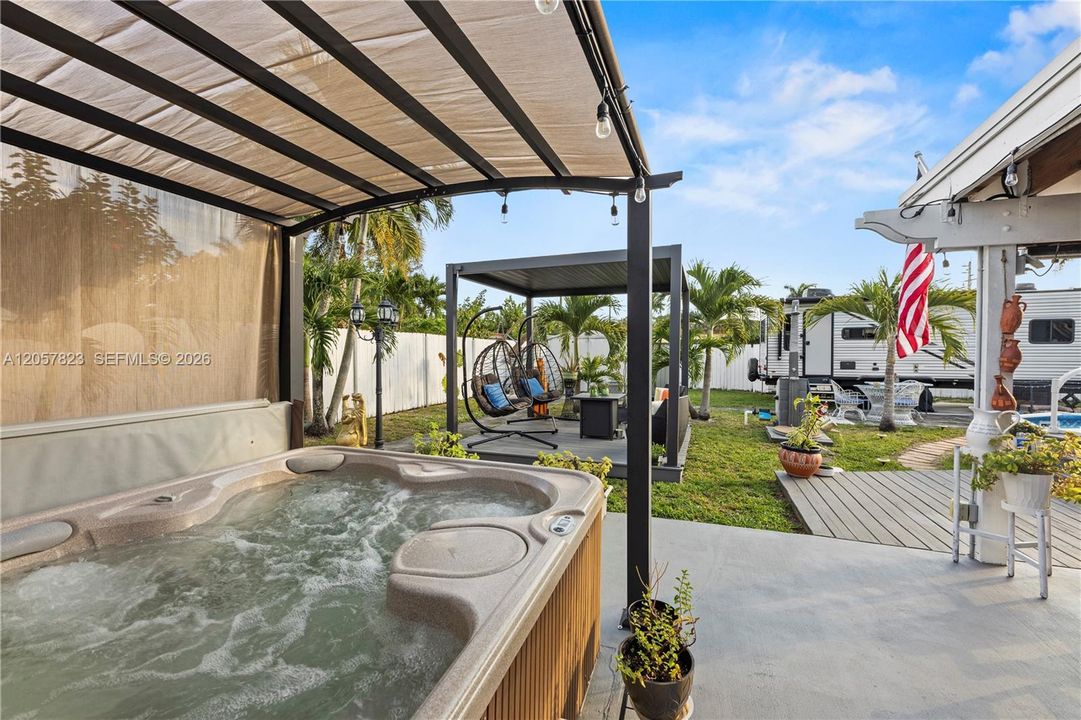 En Venta: $489,000 (2 camas, 1 baños, 844 Pies cuadrados)