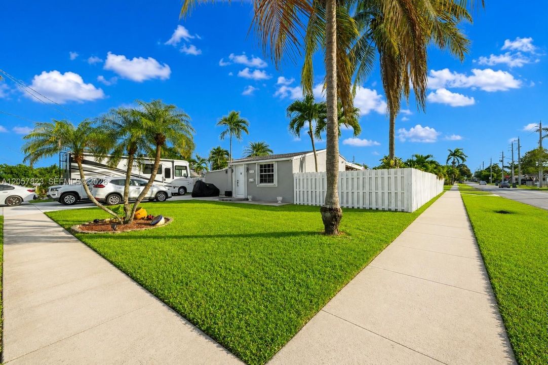 En Venta: $489,000 (2 camas, 1 baños, 844 Pies cuadrados)
