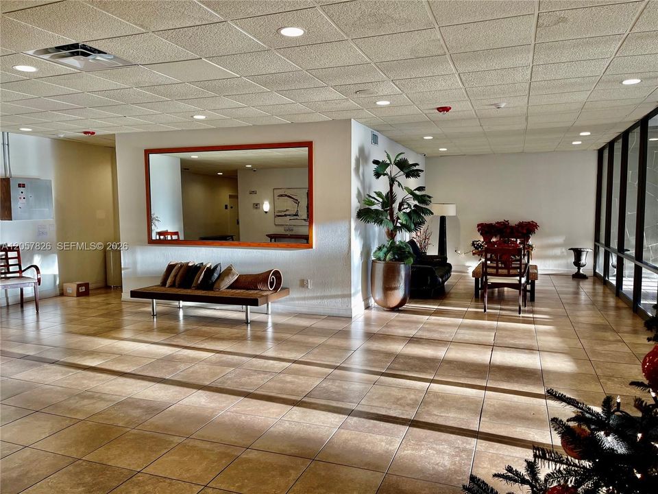 For Rent: $2,100 (1 beds, 1 baths, 800 Square Feet)