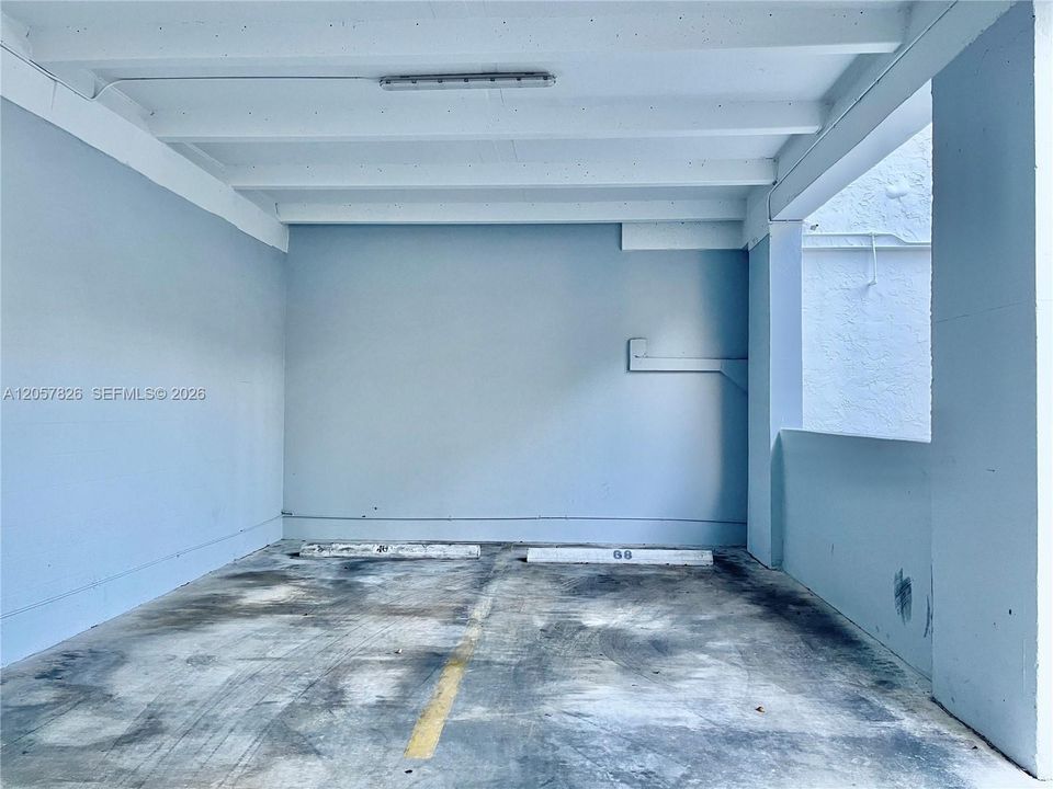 For Rent: $2,100 (1 beds, 1 baths, 800 Square Feet)