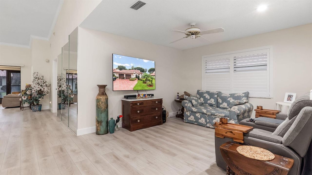 Den/Sitting Room