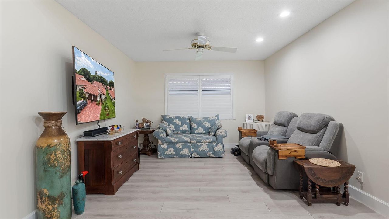 Den/Sitting Room