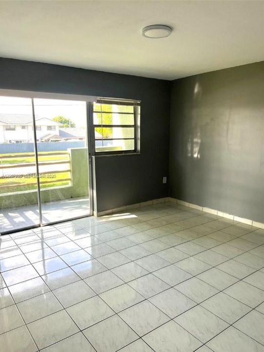 В аренду: $2,500 (2 спален, 2 ванн, 1009 Квадратных фут)