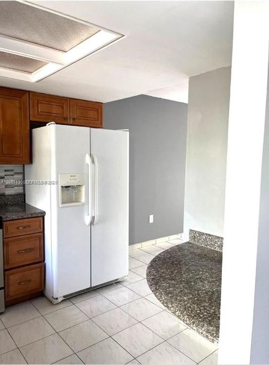 В аренду: $2,500 (2 спален, 2 ванн, 1009 Квадратных фут)
