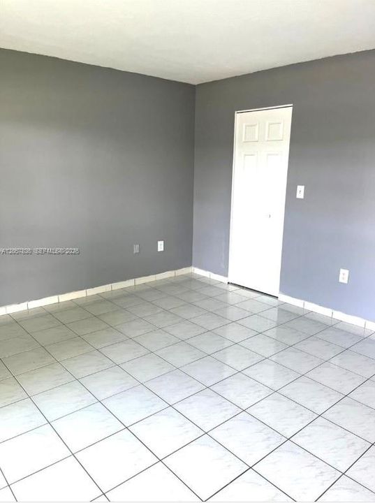 В аренду: $2,500 (2 спален, 2 ванн, 1009 Квадратных фут)
