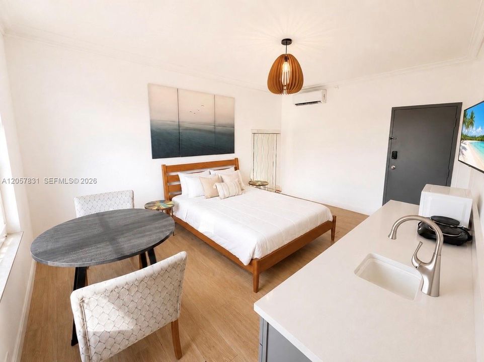 В аренду: $1,845 (0 спален, 1 ванн, 384 Квадратных фут)
