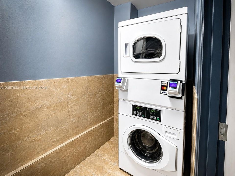 В аренду: $1,845 (0 спален, 1 ванн, 384 Квадратных фут)
