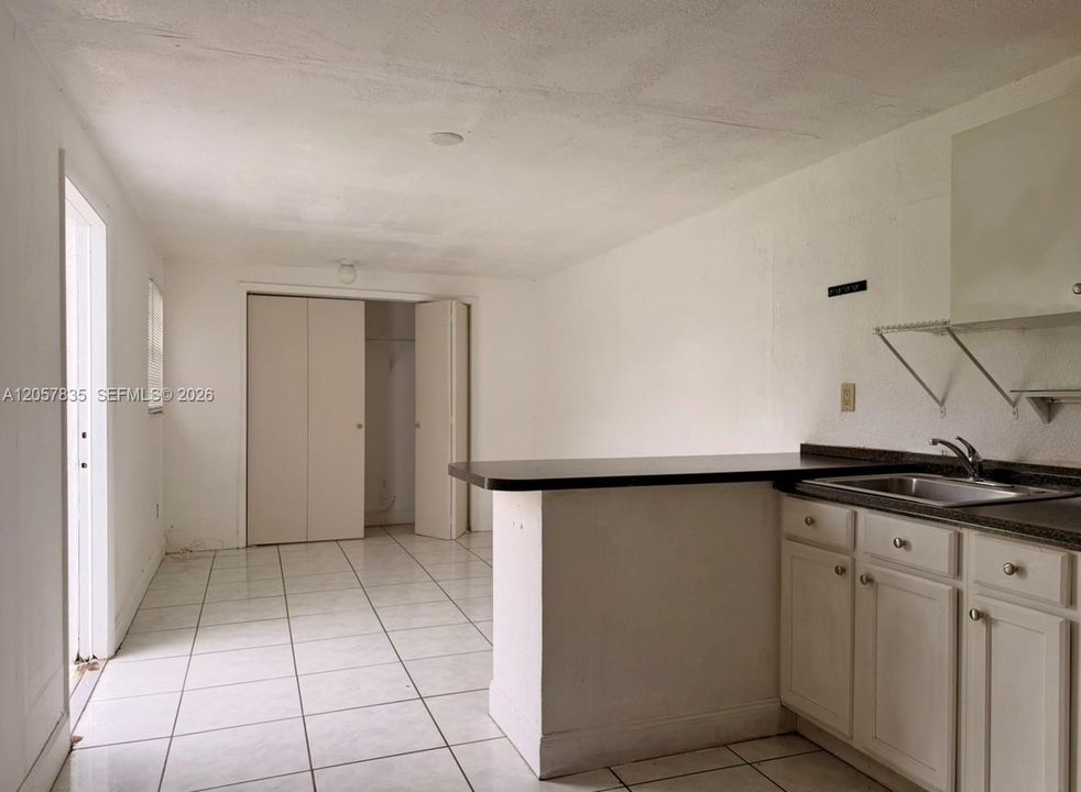 En Renta: $1,450 (1 camas, 1 baños, 2556 Pies cuadrados)