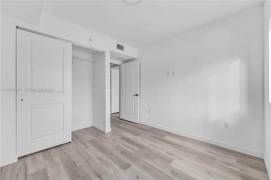 В аренду: $2,000 (2 спален, 2 ванн, 800 Квадратных фут)