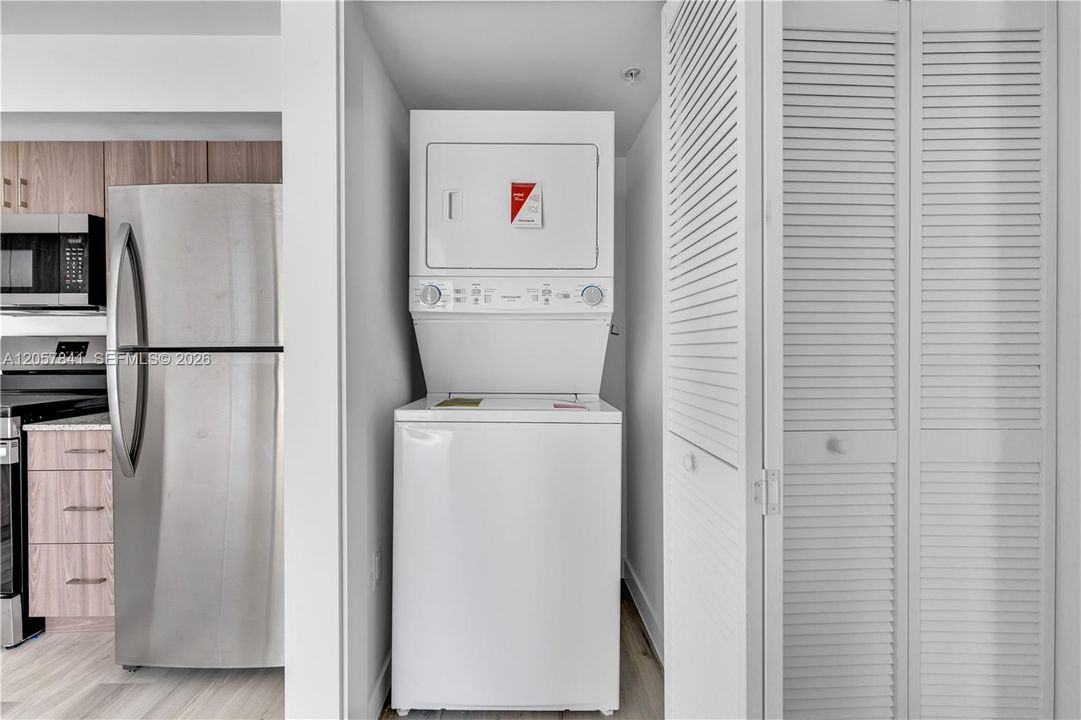 В аренду: $2,000 (2 спален, 2 ванн, 800 Квадратных фут)