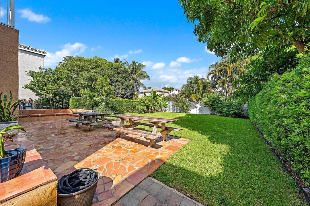 1267 Gembrook Ct-17