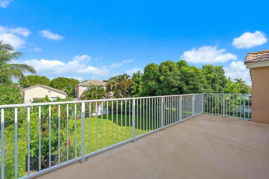 1267 Gembrook Ct-16