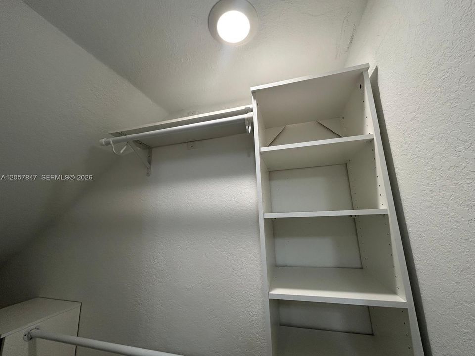 В аренду: $900 (1 спален, 1 ванн, 200 Квадратных фут)