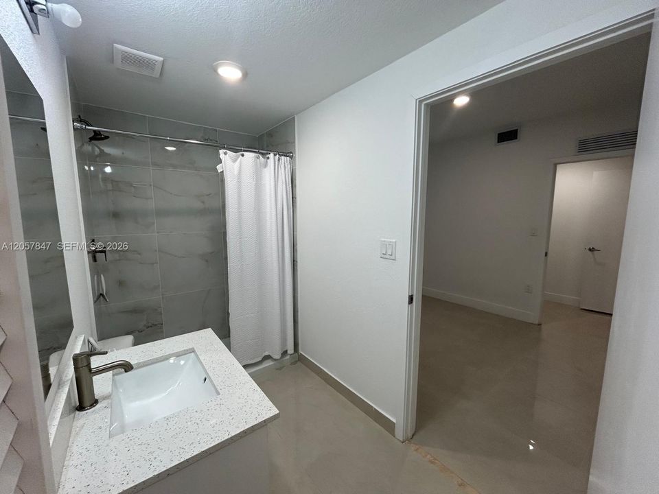 В аренду: $900 (1 спален, 1 ванн, 200 Квадратных фут)
