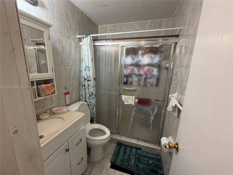 На продажу: $450,000 (3 спален, 1 ванн, 1012 Квадратных фут)