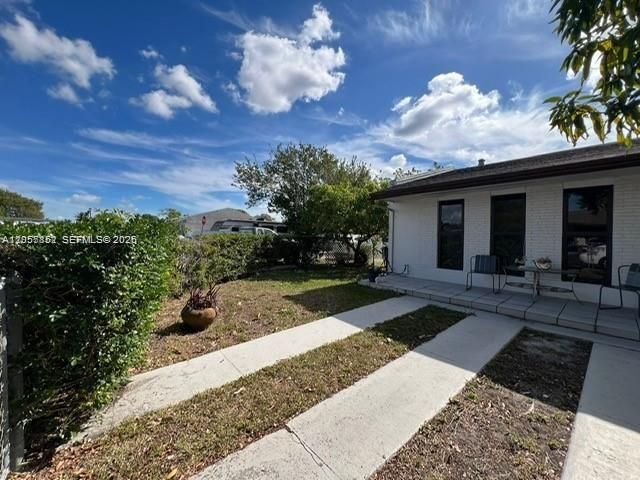 En Venta: $550,000 (3 camas, 1 baños, 1015 Pies cuadrados)