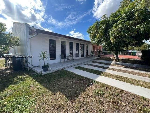 En Venta: $550,000 (3 camas, 1 baños, 1015 Pies cuadrados)