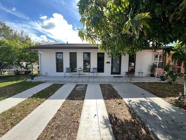 En Venta: $550,000 (3 camas, 1 baños, 1015 Pies cuadrados)