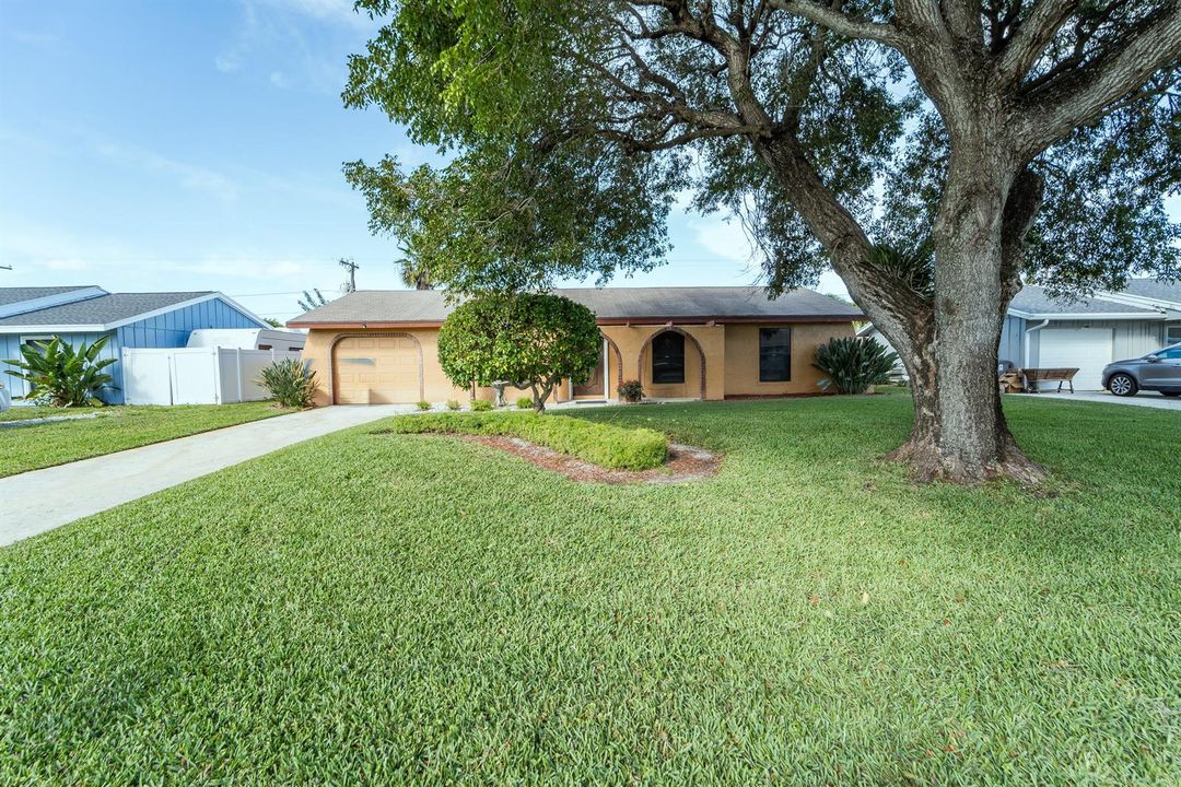 3753CoelebsAvenue-13