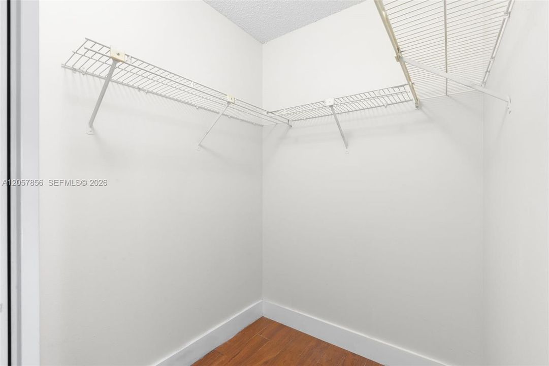 В аренду: $2,475 (2 спален, 2 ванн, 1252 Квадратных фут)