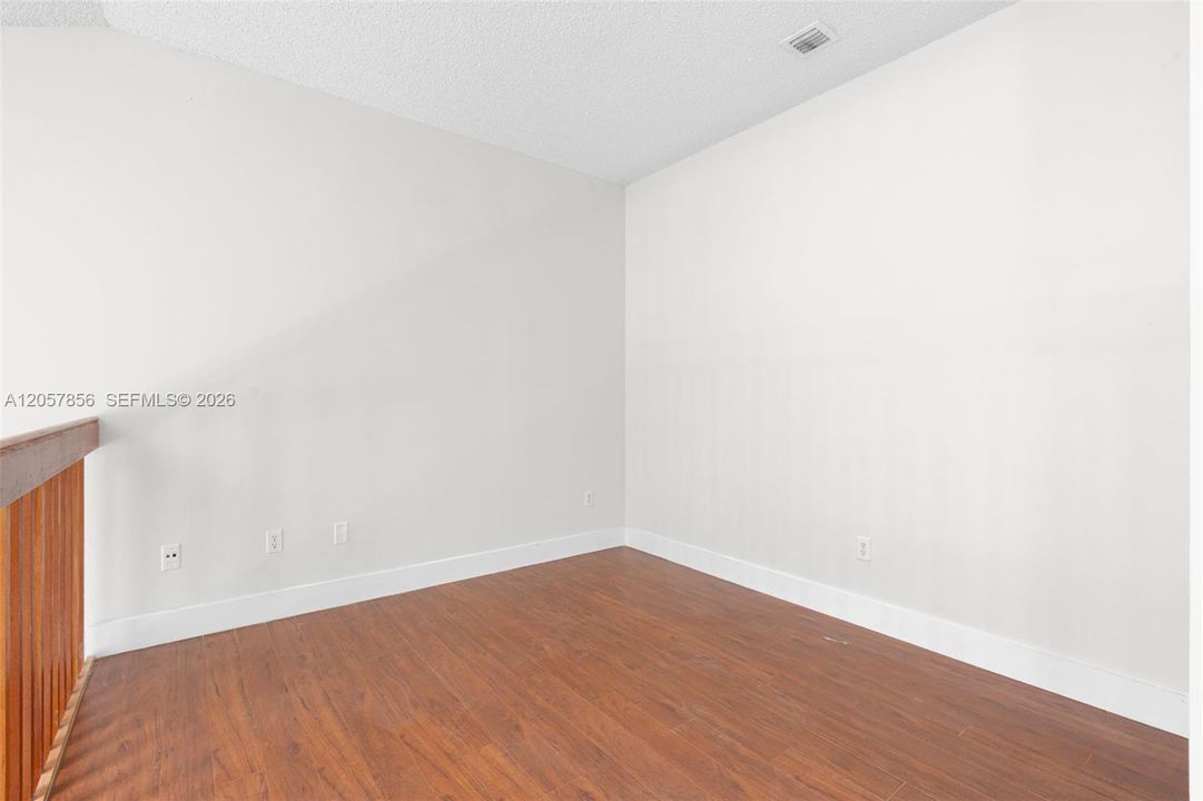 В аренду: $2,475 (2 спален, 2 ванн, 1252 Квадратных фут)