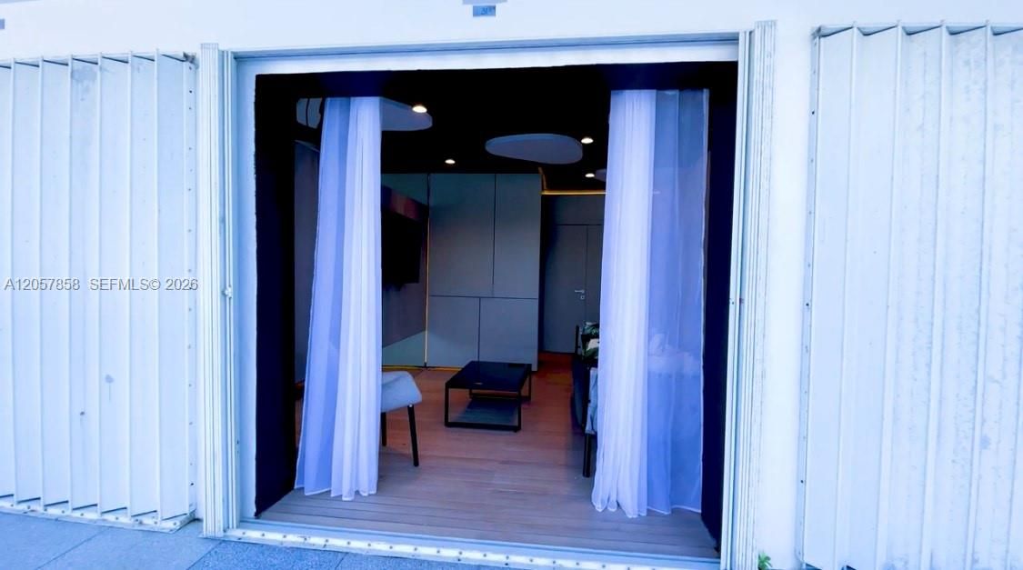 Privacy curtains in Cabana
