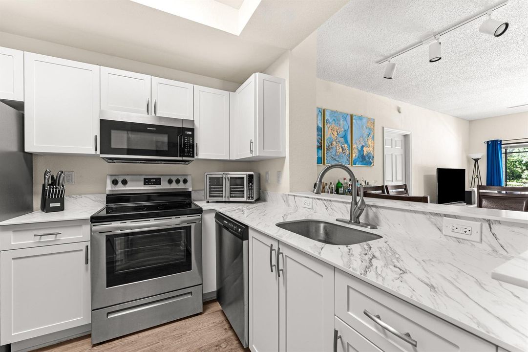 008-2801SarentoPlace-102-PalmBeachGarden